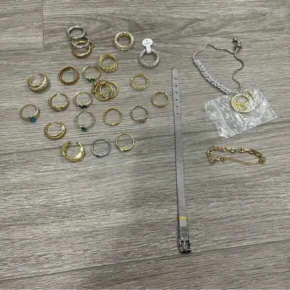 Costume Jewelry Bundle 24 piece Rings Gold and Bracelets - Picture 1 of 7